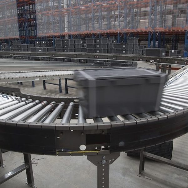 Live-roller-conveyor-1